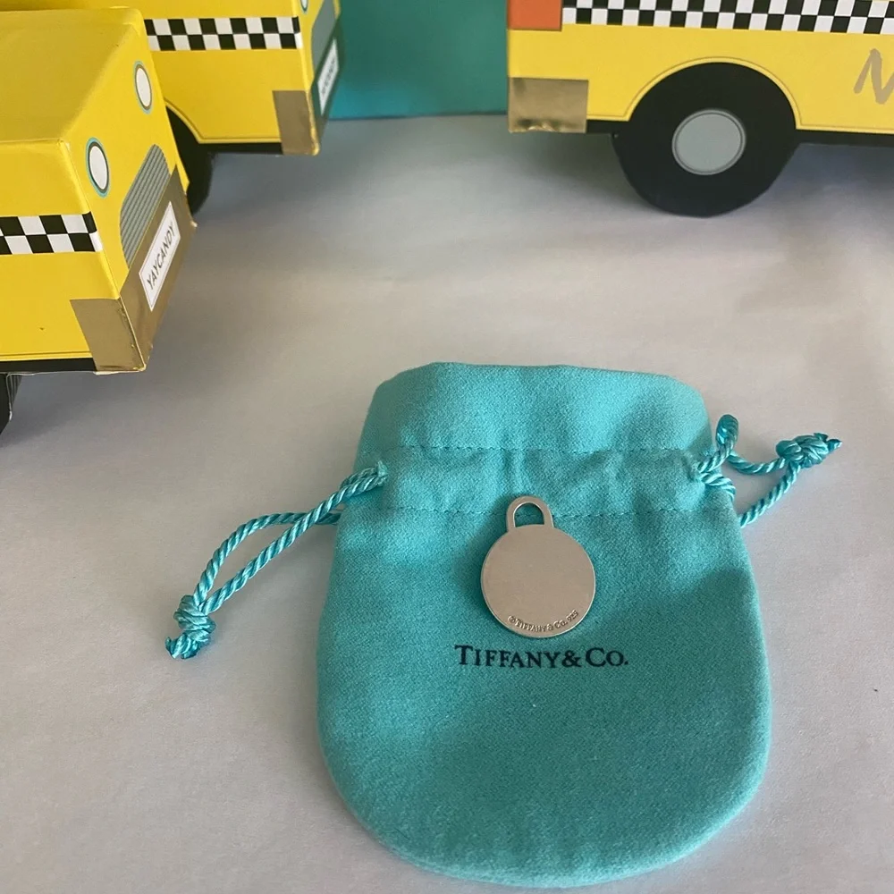 Tiffany & Co. RTT Round Tag